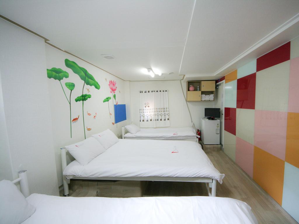 Guesthouse Myeongdong Seoul Room photo